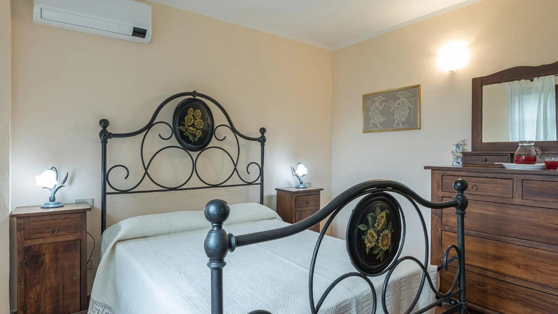 Villa Montepescini مورلو